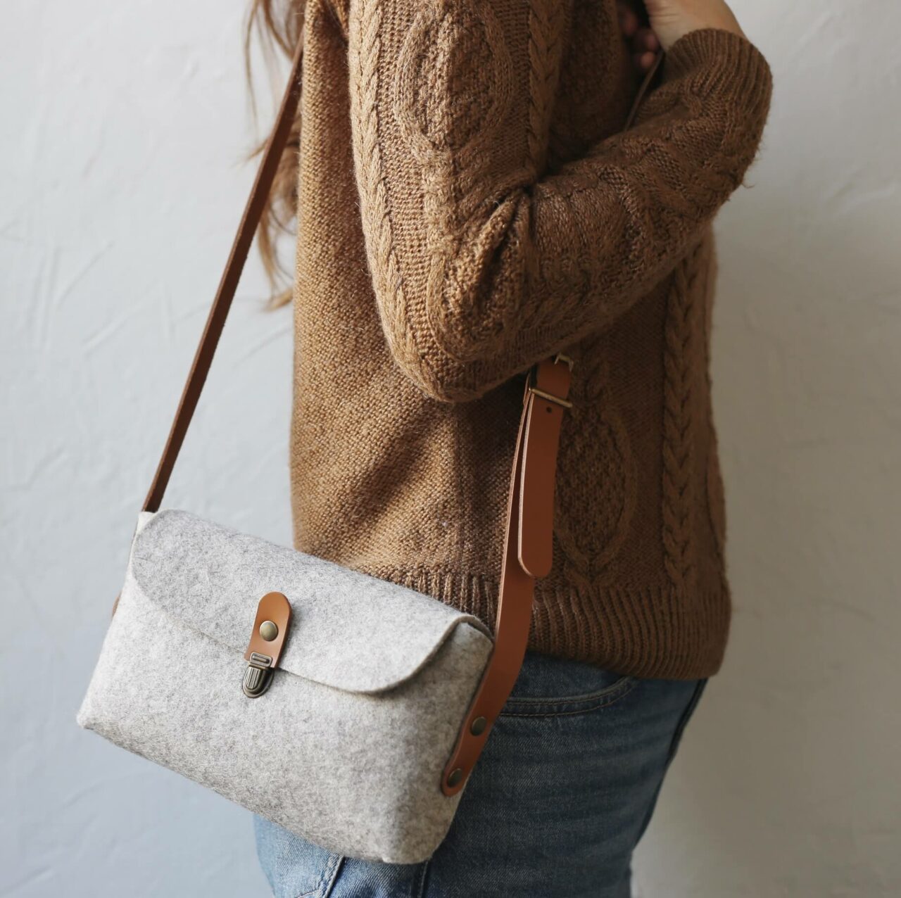 intothewoods-besace-doe-feutre-2