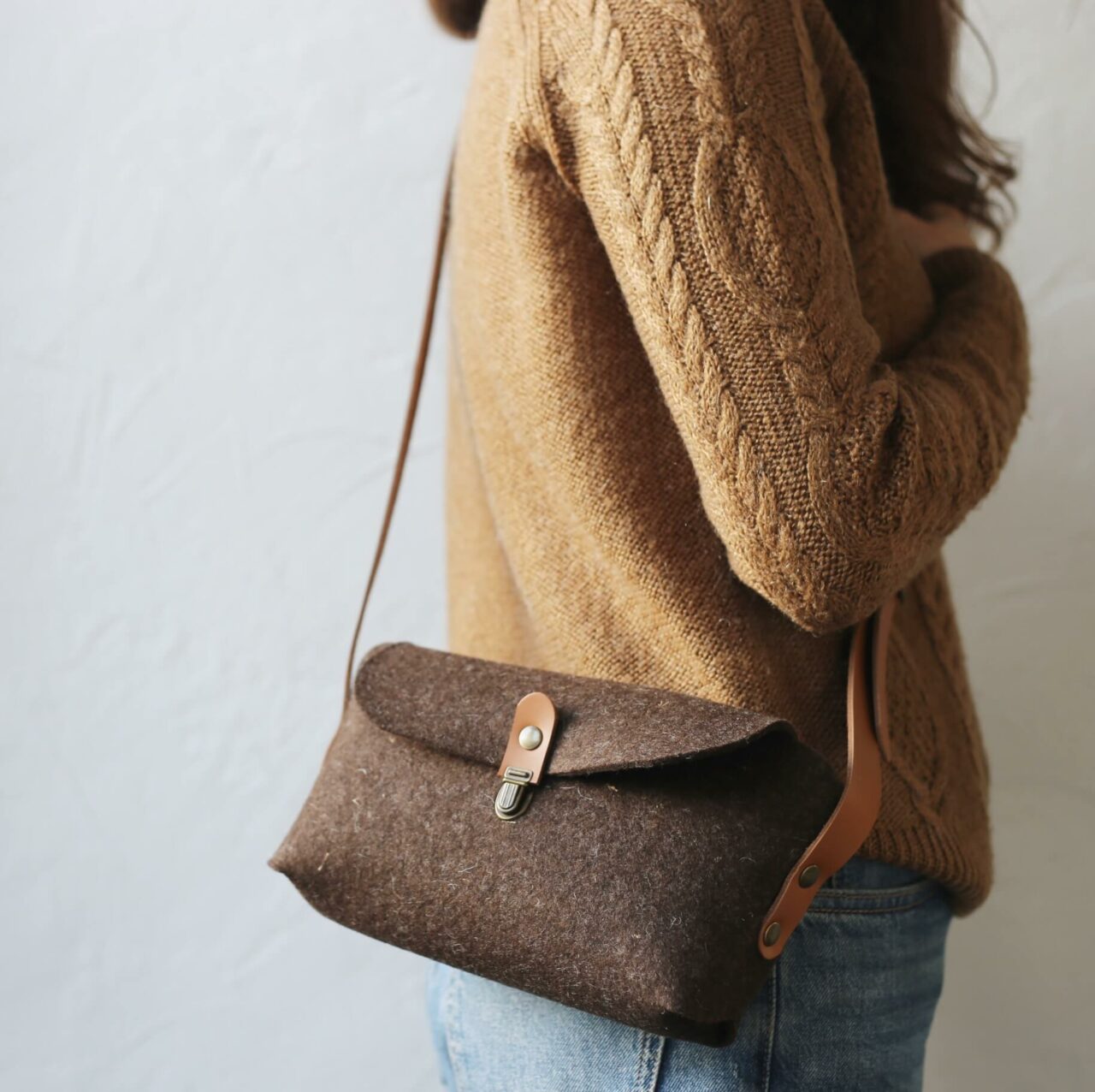 intothewoods-besace-doe-feutre-7