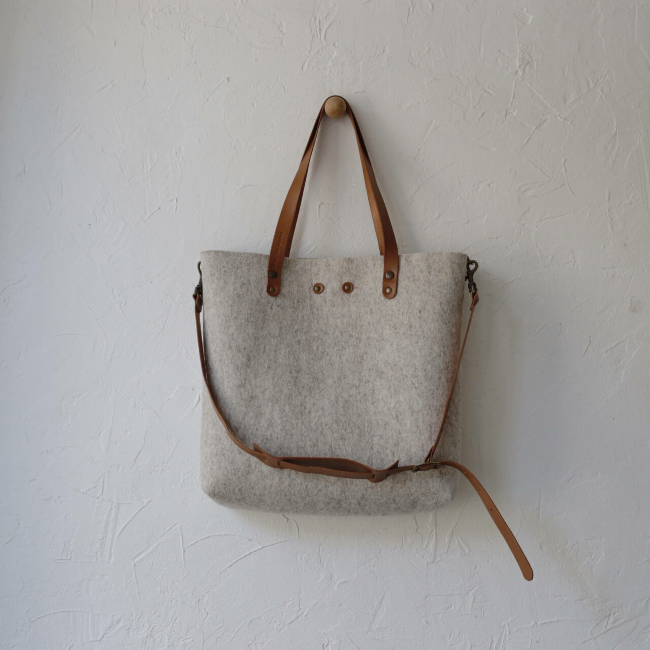 intothewoods-cabas-deer-feutre-12