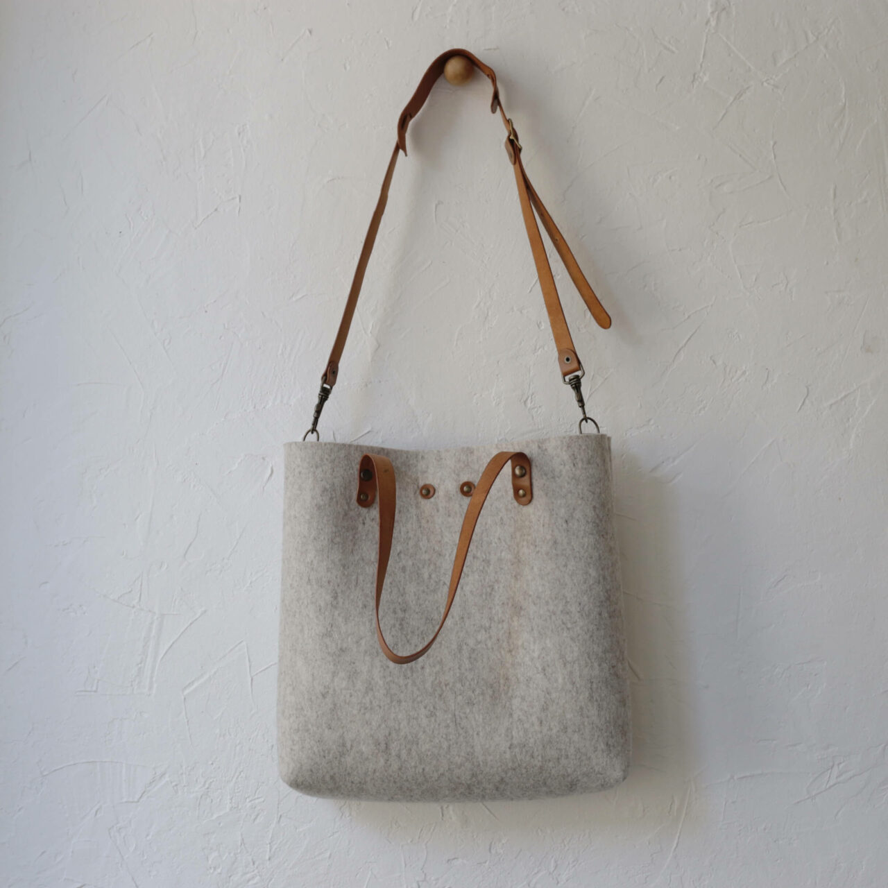 intothewoods-cabas-deer-feutre-13