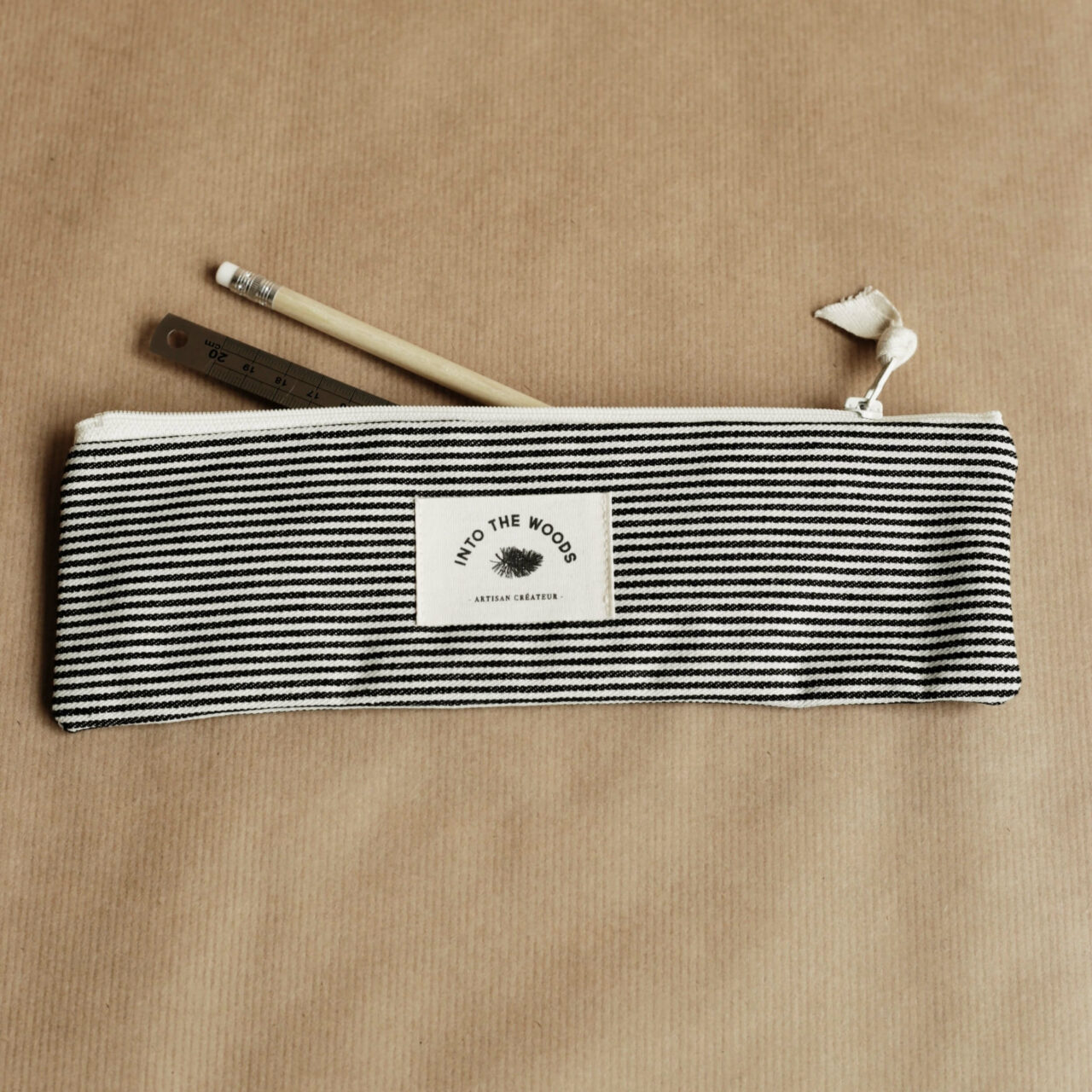 intothewoods-trousse-crayon-2